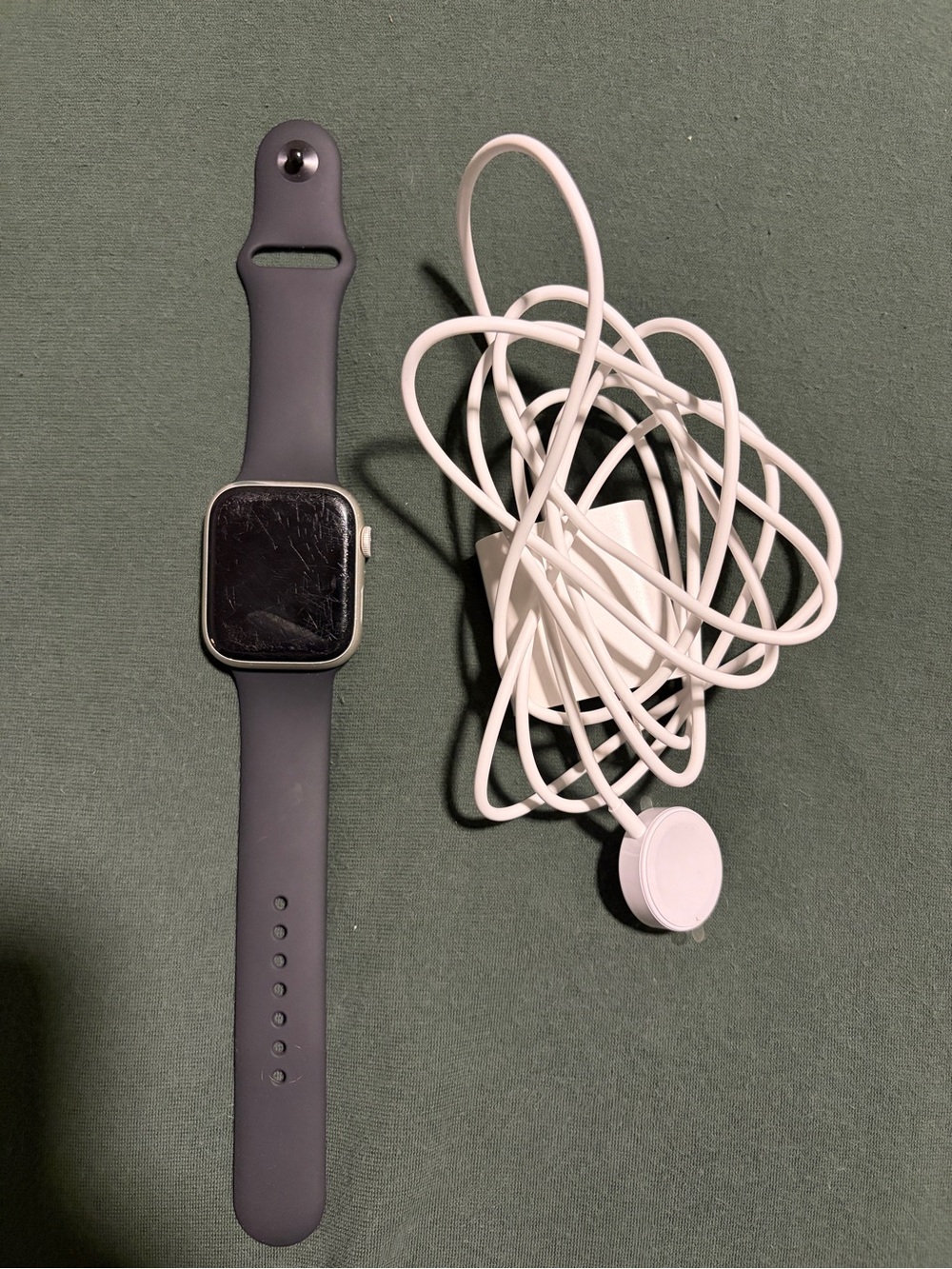 Apple Watch Series 7 45 mm in Starlight Aluminum WiFi and Cellular